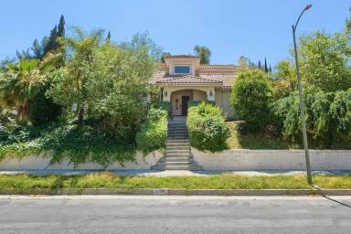 Main picture of 22100 Tiara St