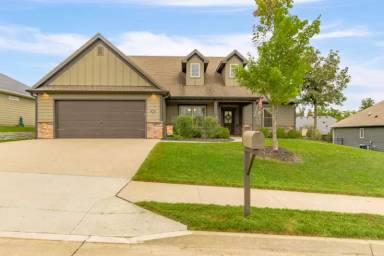 Main picture of 902 Rutland Dr