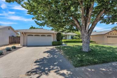 Main picture of 4930 Bonniemae Way