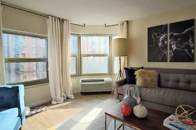 Main picture of 9 W Chestnut St