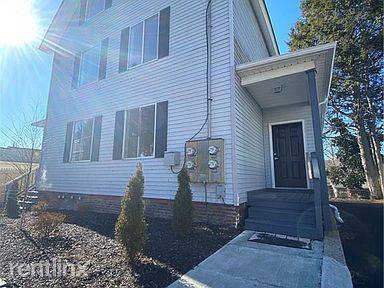 Main picture of 15 Hubbell Ave