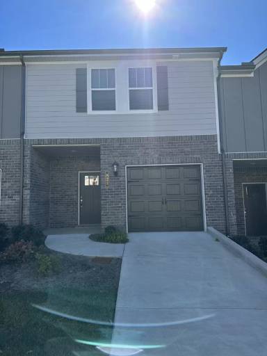 Main picture of 808 Arrington Way