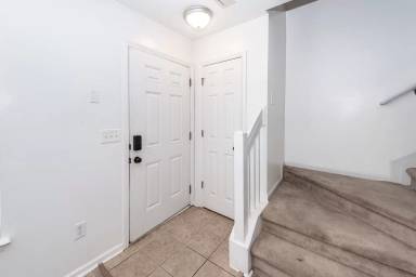 Main picture of 444 Doane Way