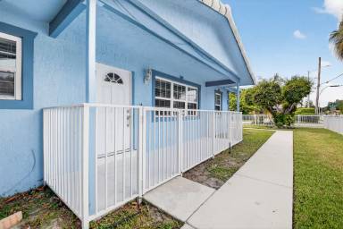 Main picture of 601 SW 5th Ave