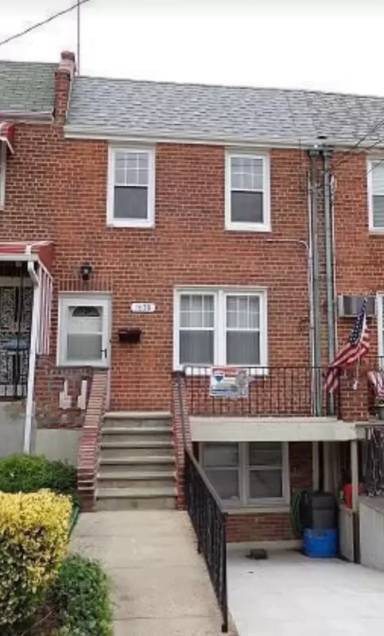 Main picture of 1638 Hering Ave