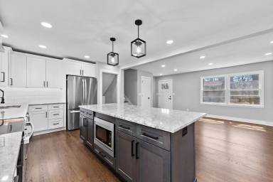Main picture of 9704 W 92nd Ter