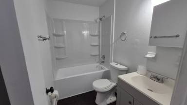 Main picture of 852 Garnet St