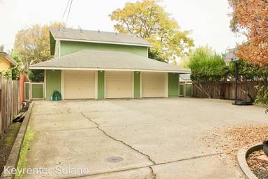 Main picture of 2735 Marin St