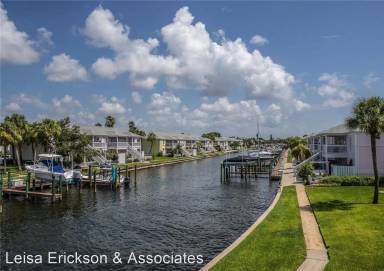 Main picture of 5215 Coquina Key Dr SE