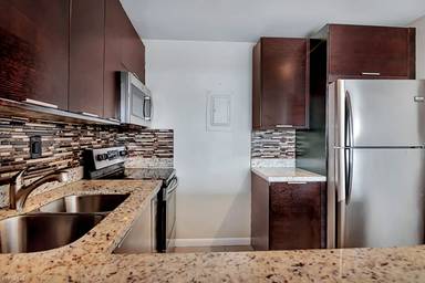 Main picture of Gateway House Condominium