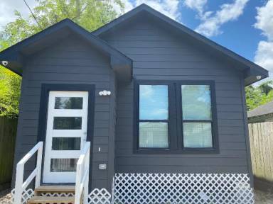 Main picture of 3334 Drew St