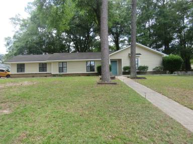 Main picture of 301 Ridgeway Dr