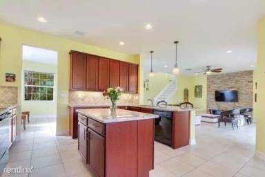 Main picture of 8185 Fiera Ridge Dr