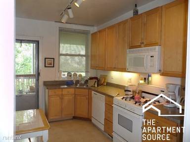 Main picture of 934 W Belle Plaine Ave
