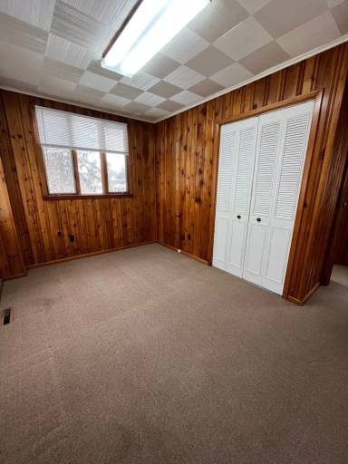 Main picture of 302 Vincennes Ave