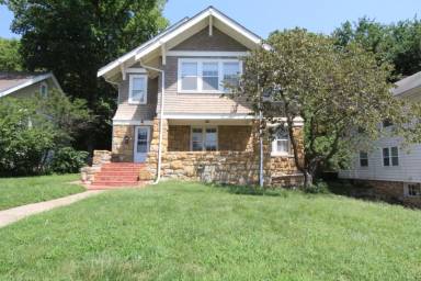 Main picture of 1412 W 51st St