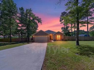 Main picture of 17171 Mary Martin Dr
