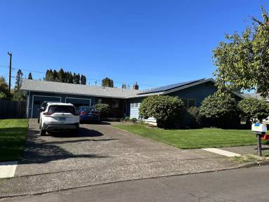 Main picture of 2740 NW Stewart St