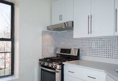 Main picture of 731 Washington Ave