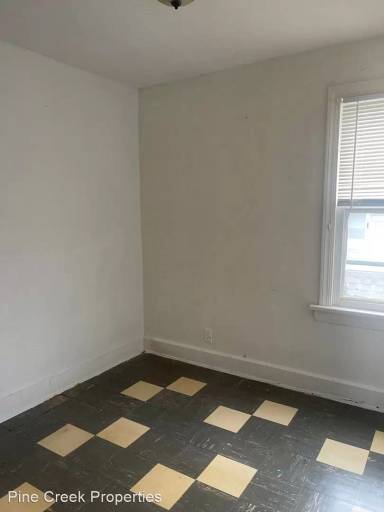 Main picture of 1058 E 147th St