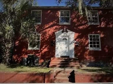 Main picture of 1715 Perry St