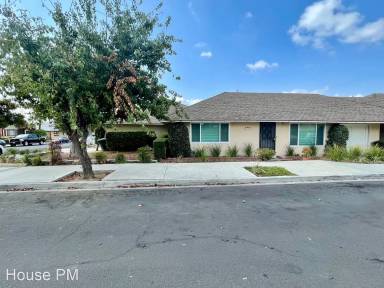 Main picture of 205 N Walnut Ave