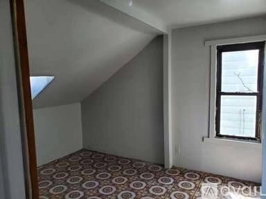 Main picture of 113 Lyon St