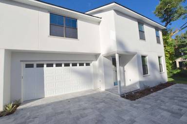 Main picture of 2853 Mayer St