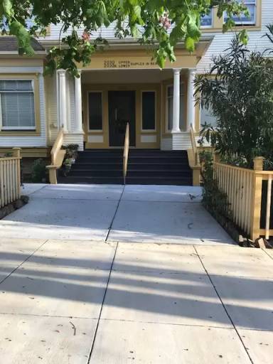 Main picture of 2028 Delaware St