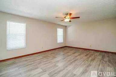 Main picture of 1348 Wagy Sq