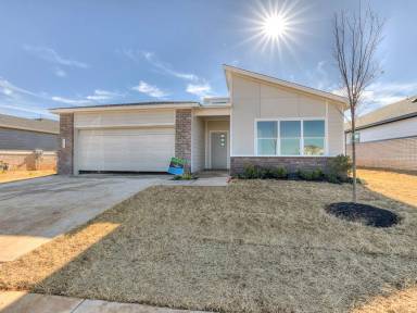 Main picture of 8112 NW 153rd St