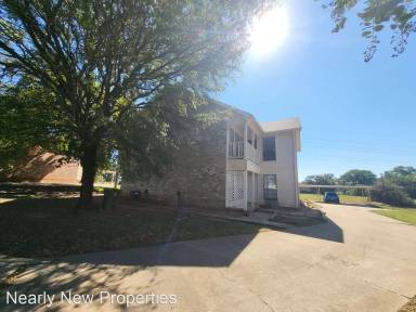 Main picture of 809 Treadwell Ct