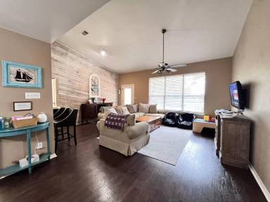 Main picture of 704 Horseshoe Bay Blvd