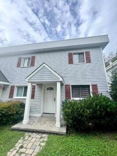 Main picture of 29 Carver Unit C