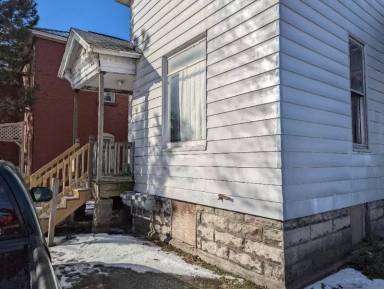 Main picture of 308 S Henry St