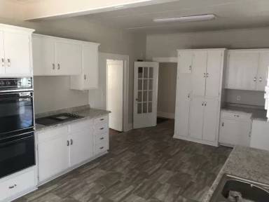 Main picture of 402 Mississippi St