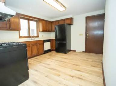 Main picture of 109 School St