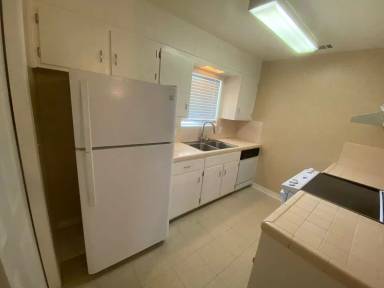 Main picture of 100 W Spruce Ave