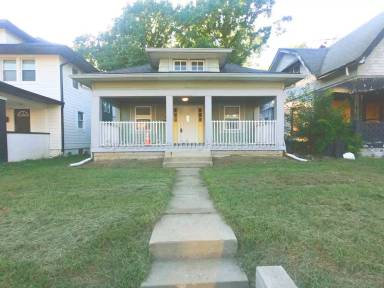 Main picture of 3608 N Kenwood Ave