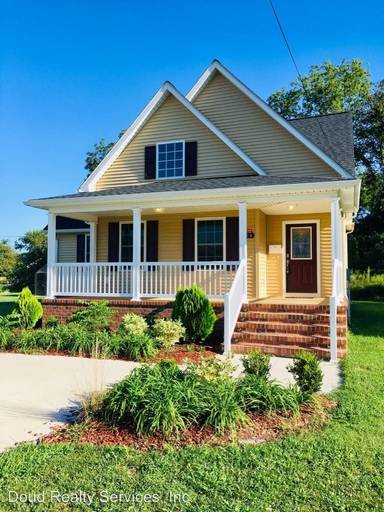 Main picture of 824 W Queen St