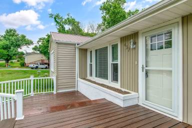 Main picture of 407 Robertson St