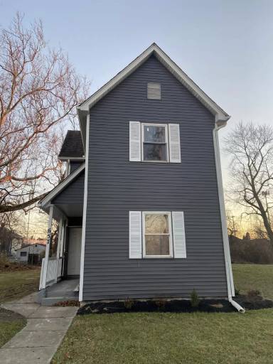 Main picture of 635 E 2nd Ave