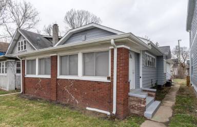 Main picture of 3626 N Illinois St