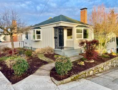 Main picture of 5543 NE Couch St