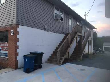 Main picture of 10 N Main St