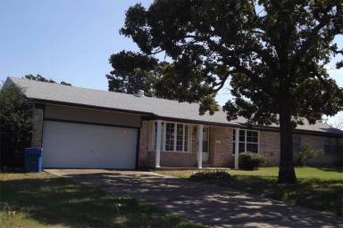 Main picture of 501 Garden Ln