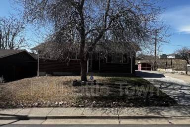 Main picture of 7903 Greenwood Blvd