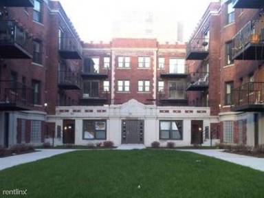 Main picture of 4627 S Drexel Blvd