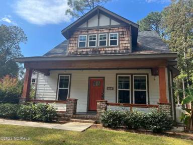 Main picture of 570 Clark St