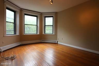 Main picture of 11 Stearns Rd